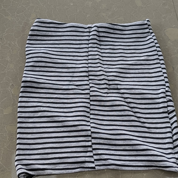 Bershka -  Stripped Mini Skirt - Small - Picture 2 of 3